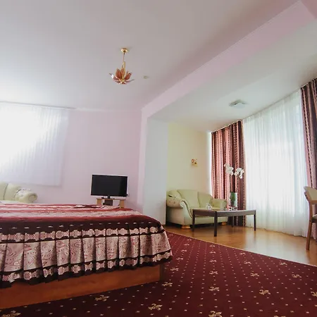 Hotel Arus 4*