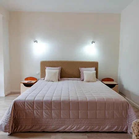 Hotel Arus 4*